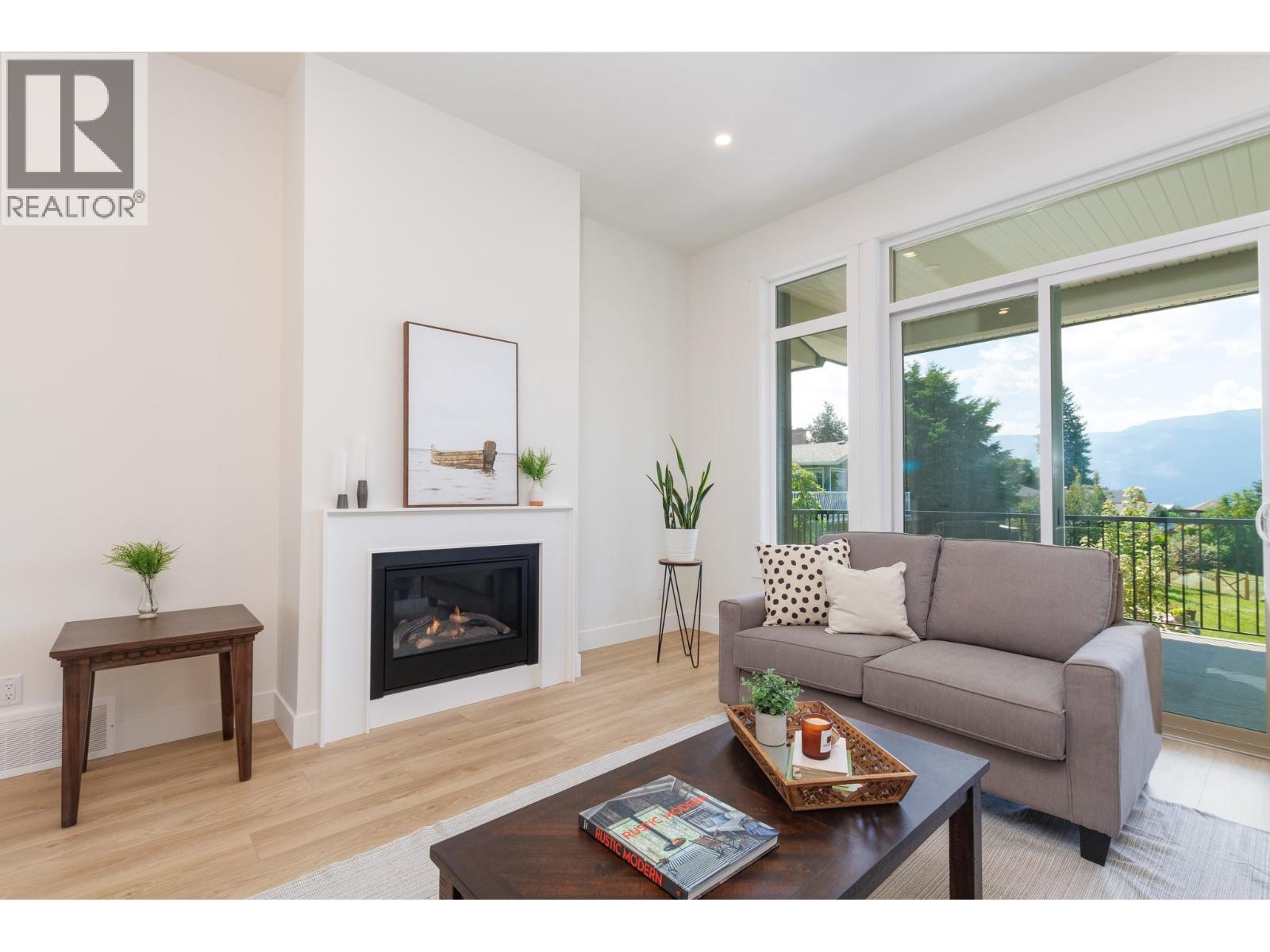  111 20 Street Southeast, Salmon Arm