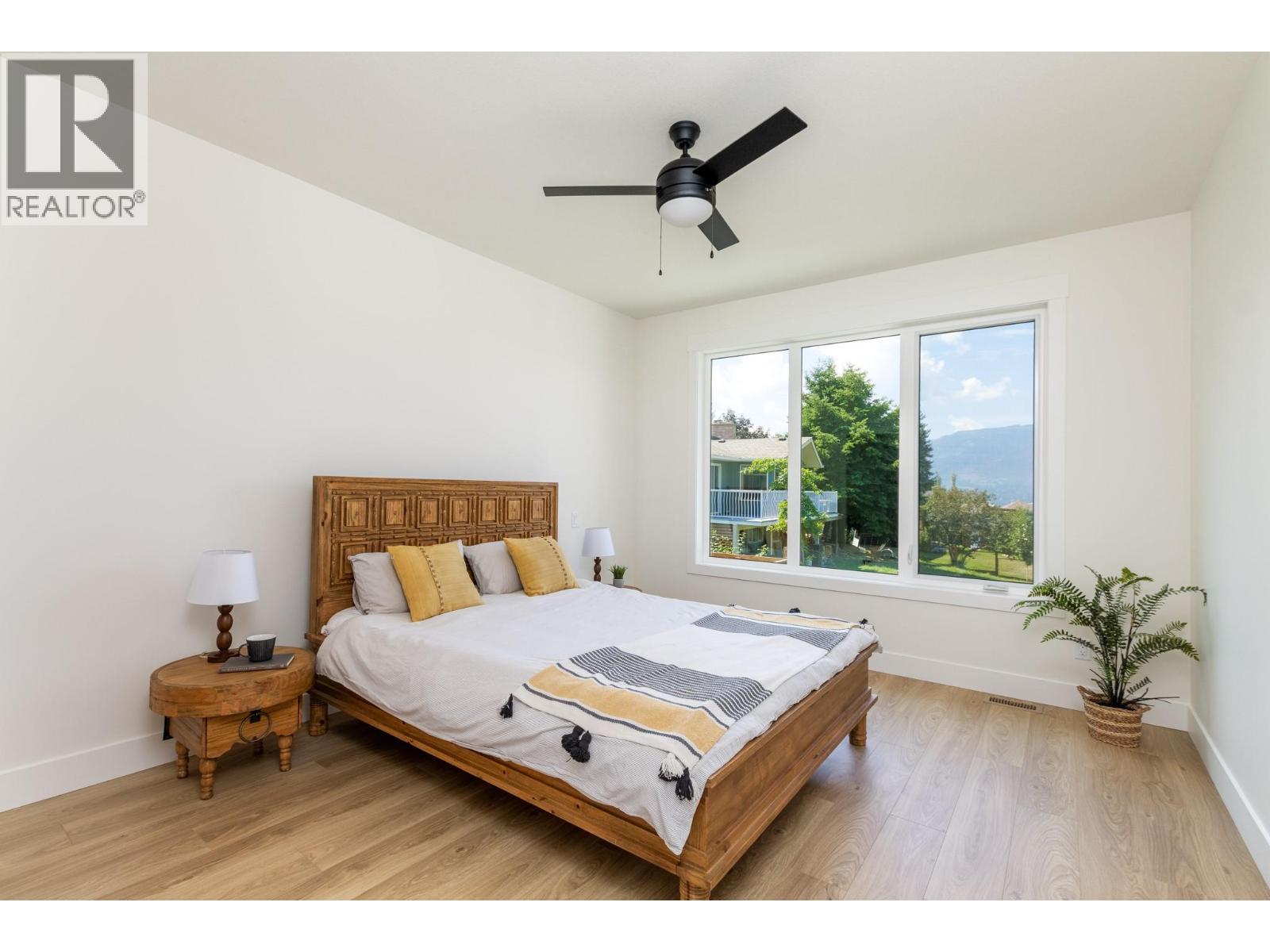  111 20 Street Southeast, Salmon Arm