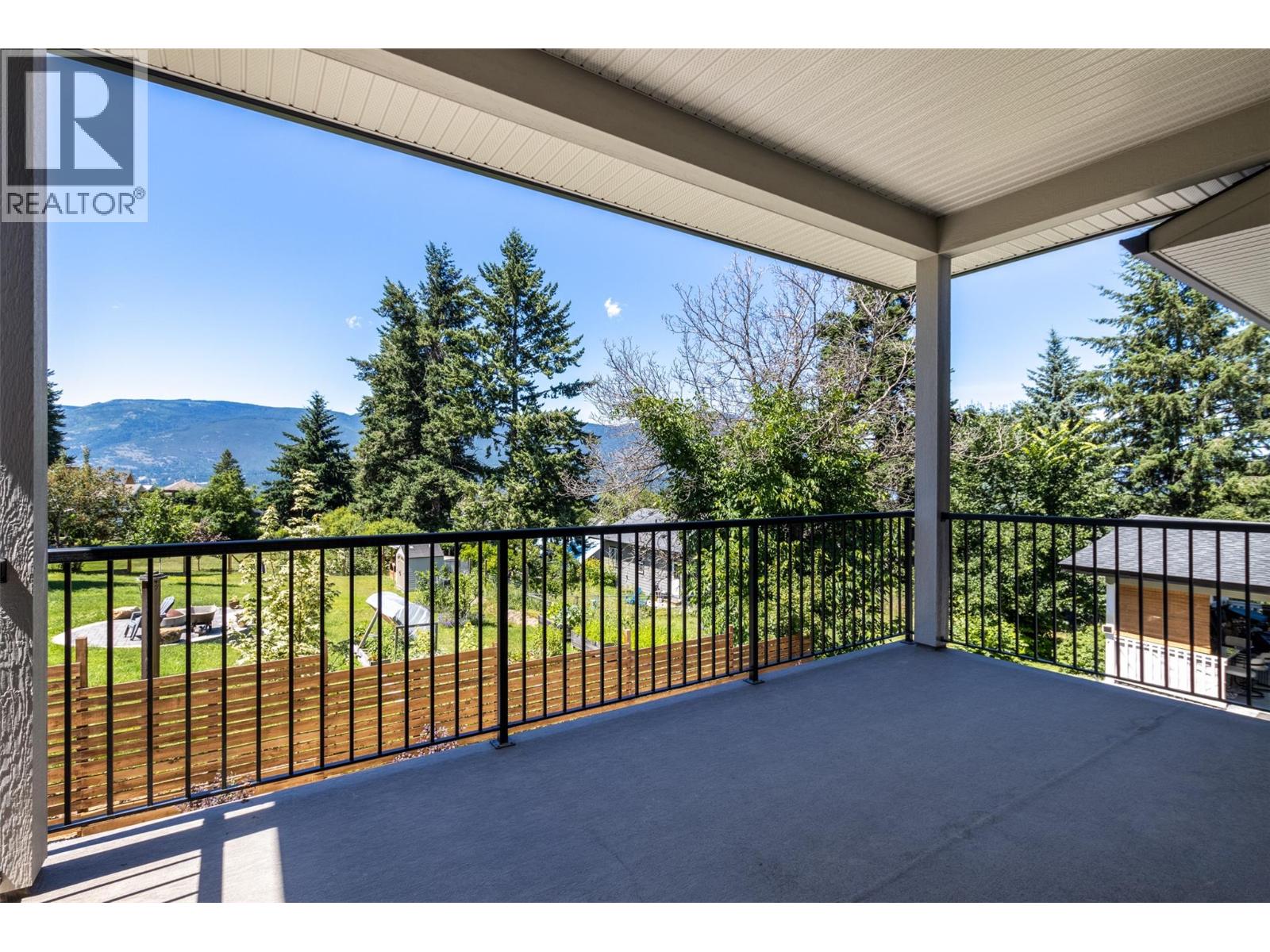  111 20 Street Southeast, Salmon Arm