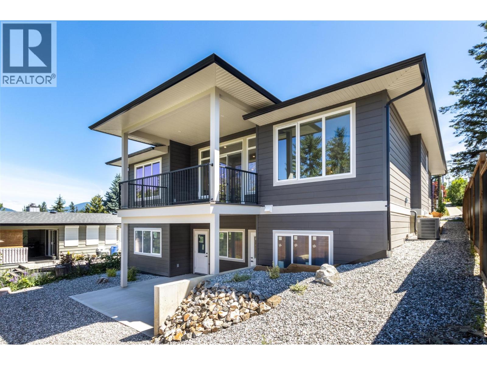  111 20 Street Southeast, Salmon Arm