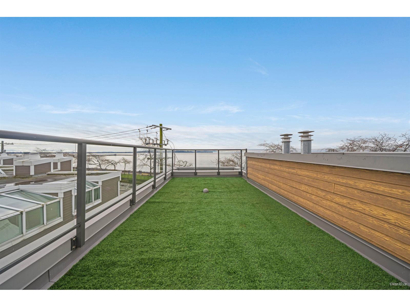 301 1150 OXFORD STREET, White Rock