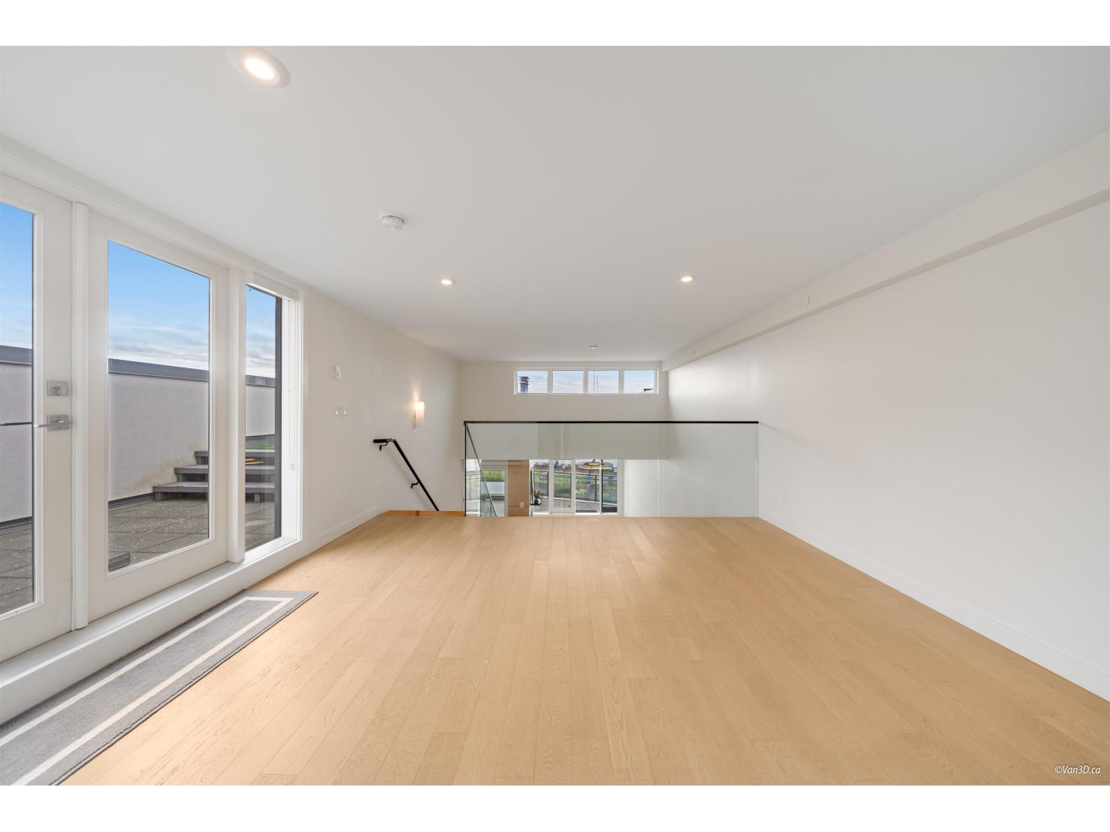 301 1150 OXFORD STREET, White Rock