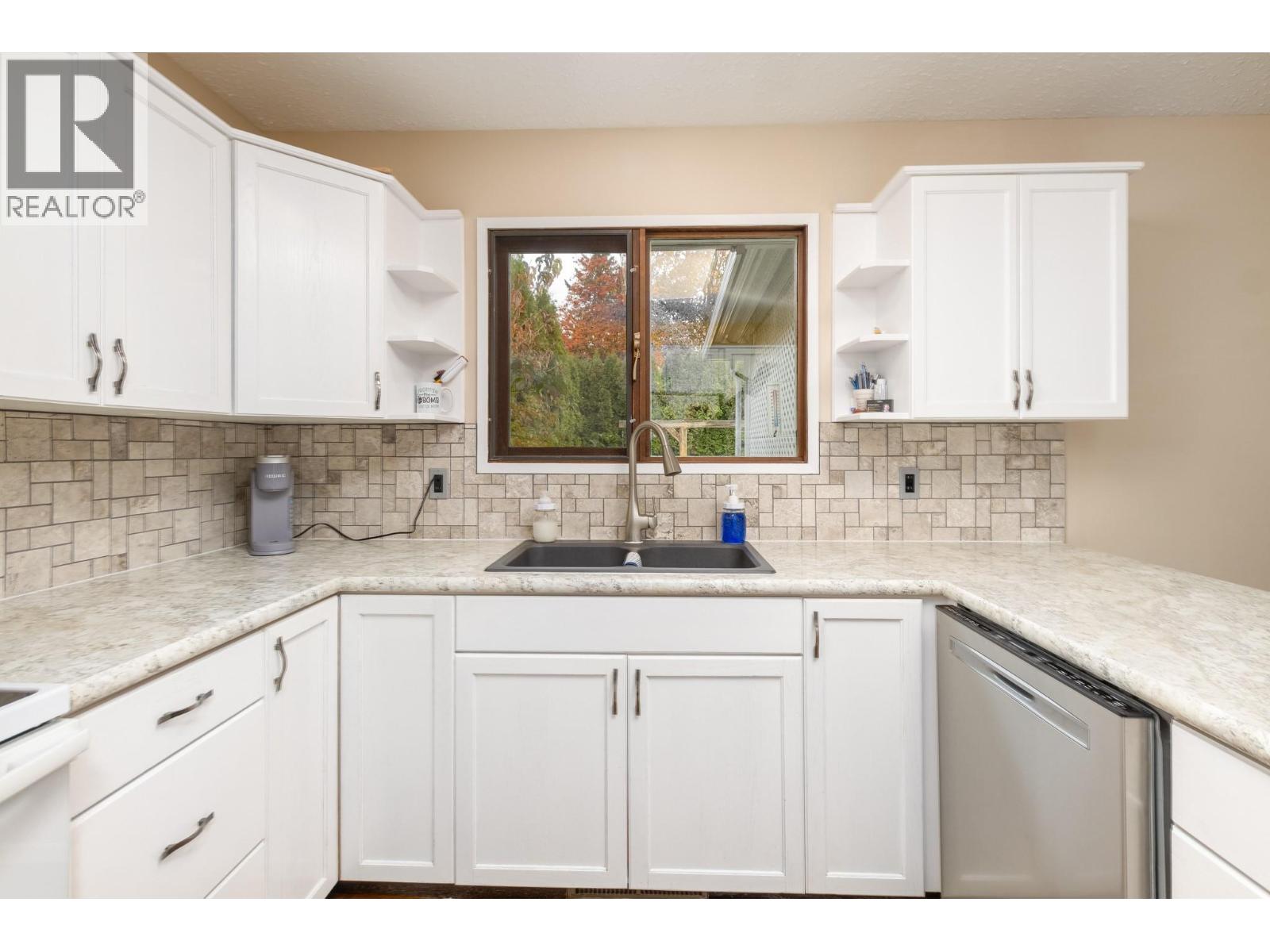  150 17 Street Northeast, Salmon Arm