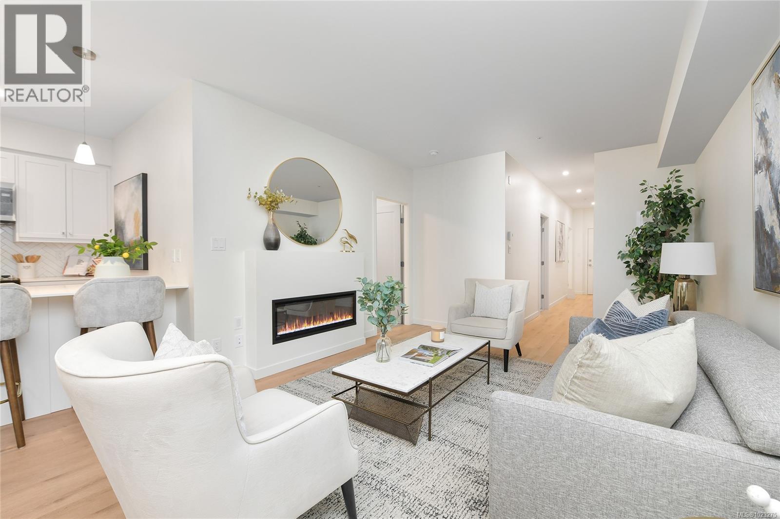 203 9716 Third Street, Sidney