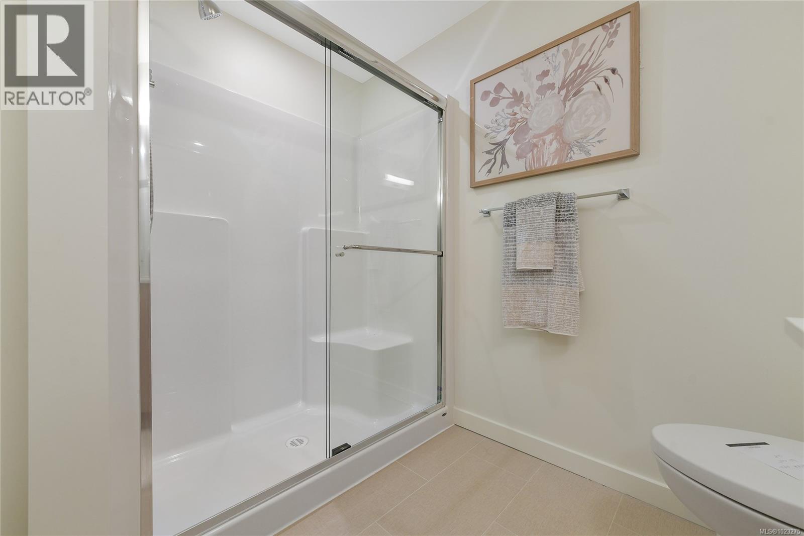 203 9716 Third Street, Sidney