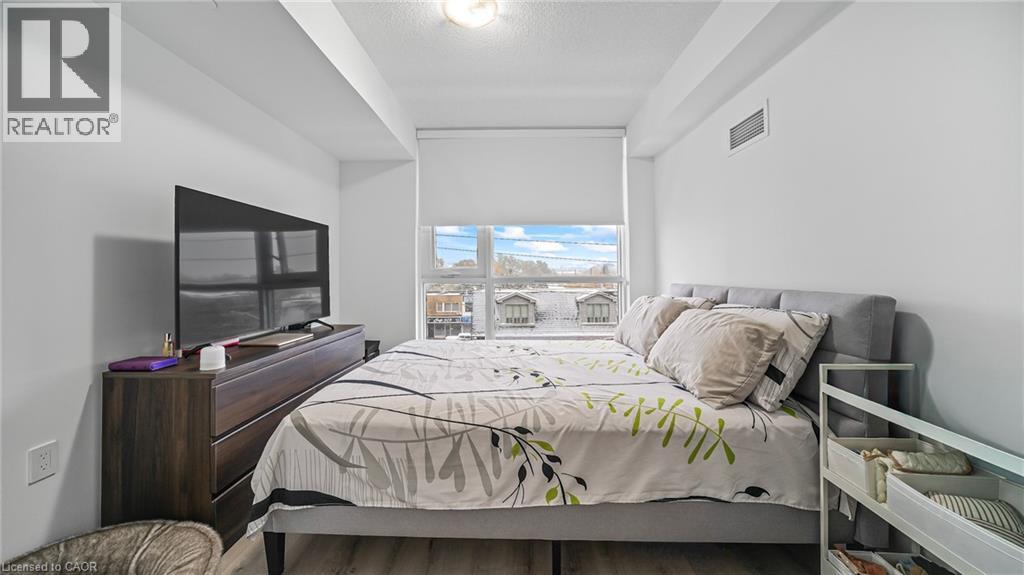 #412 556 MARLEE AVENUE - 11
