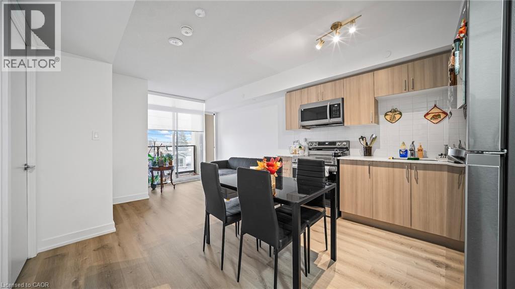 #412 556 MARLEE AVENUE - 3