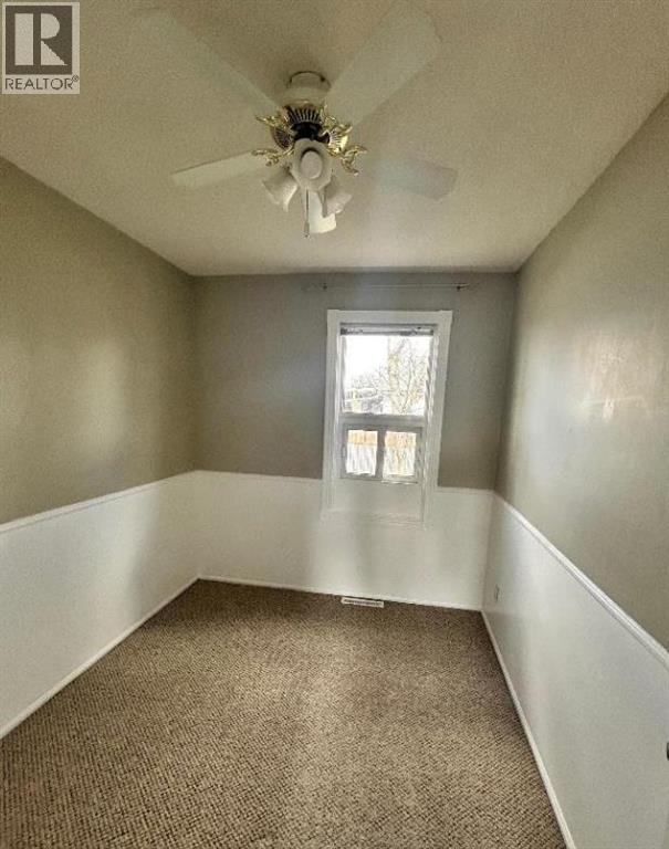 
          204 Grand Avenue
            <br/>
            <span>Carmangay</span>
            , 
            <span>AB</span>
             <span>T0L0N0</span>
         - Photo 13