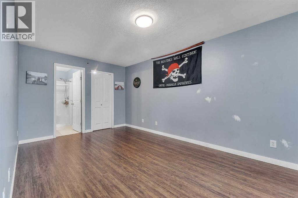 Single Family House for Sale in   Valleyview Park SE Dover Calgary 