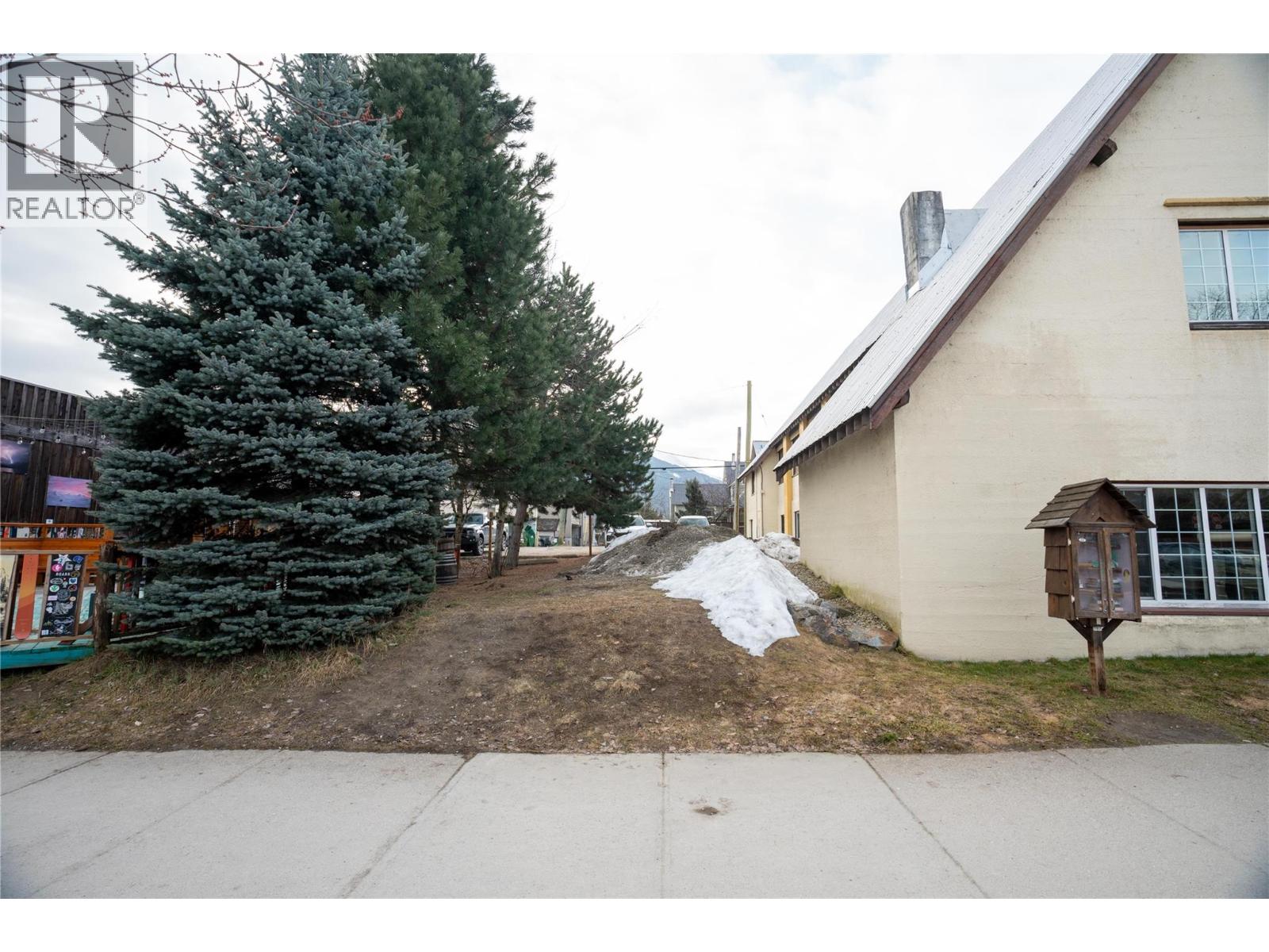 310 Mackenzie Avenue, Revelstoke