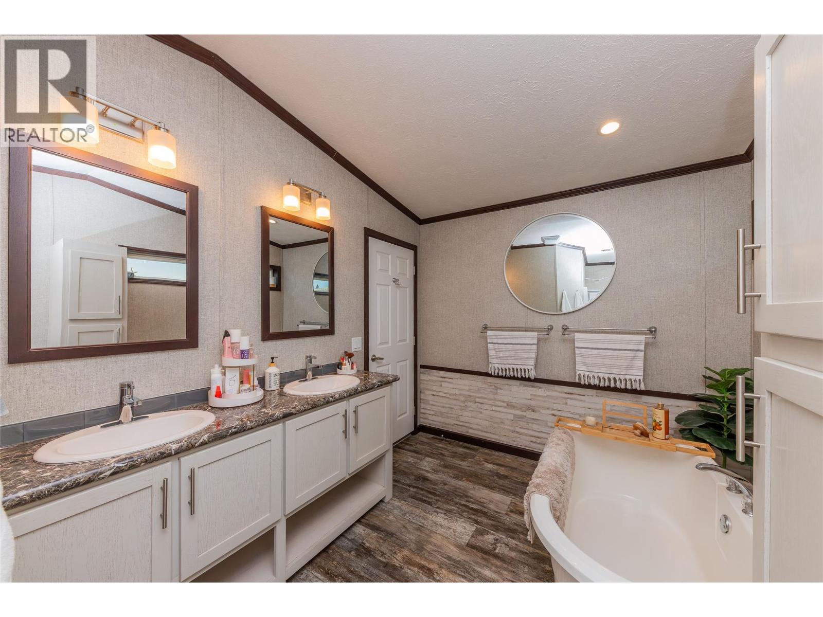 #103 5005 RIVER ROAD - 18