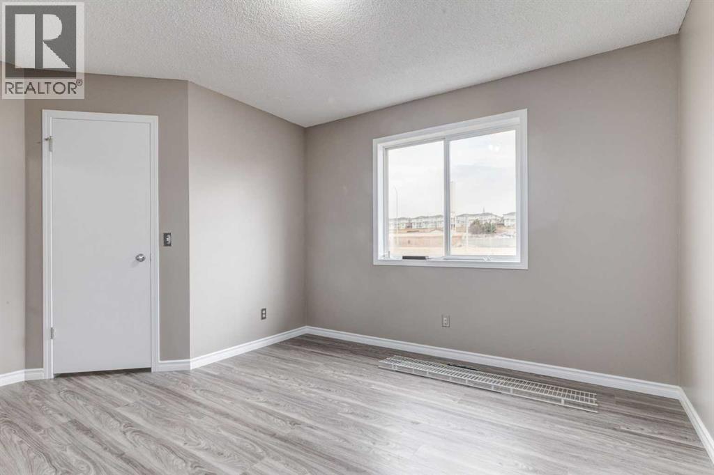 Single Family House for Sale in  Tuscany Springs Gardens NW Tuscany Calgary 