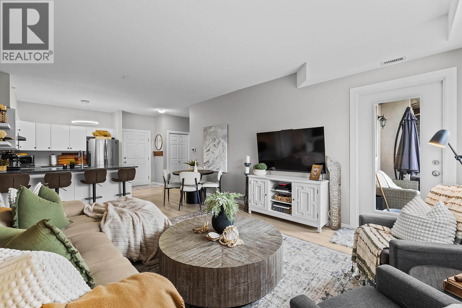 1617 1875 Country Club Drive, Kelowna