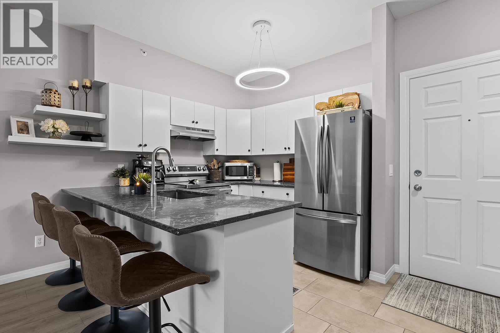 1617 1875 Country Club Drive, Kelowna