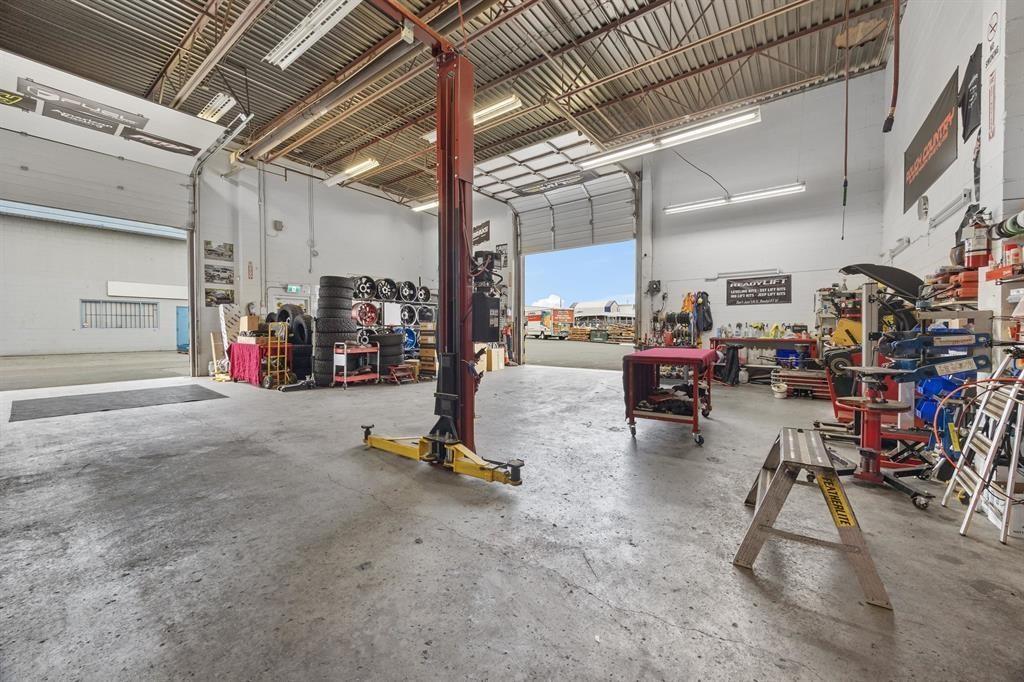 105 20121 INDUSTRIAL AVENUE, Langley