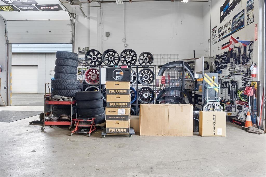 105 20121 INDUSTRIAL AVENUE, Langley