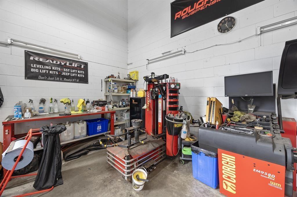 105 20121 INDUSTRIAL AVENUE, Langley