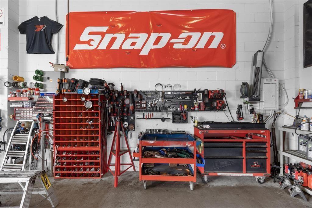 105 20121 INDUSTRIAL AVENUE, Langley