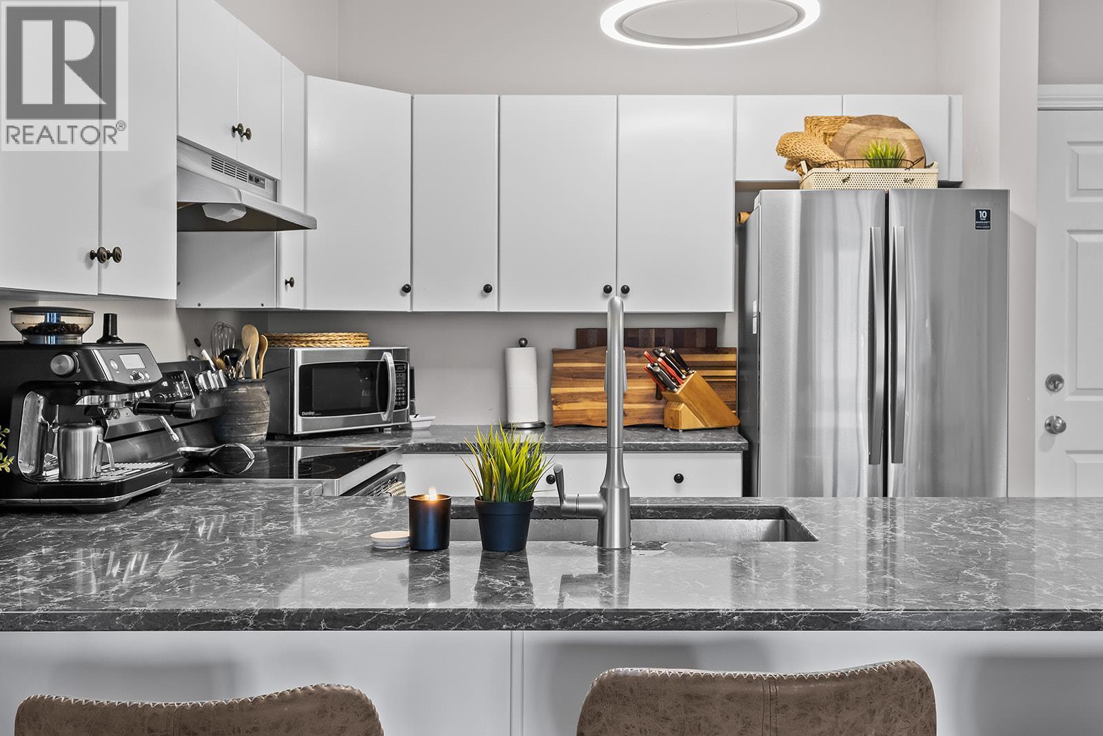 1617 1875 Country Club Drive, Kelowna