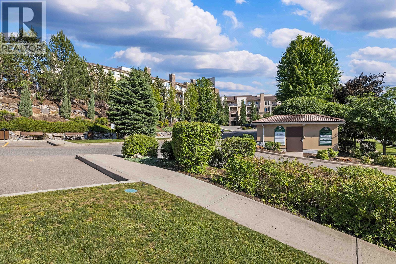 1617 1875 Country Club Drive, Kelowna