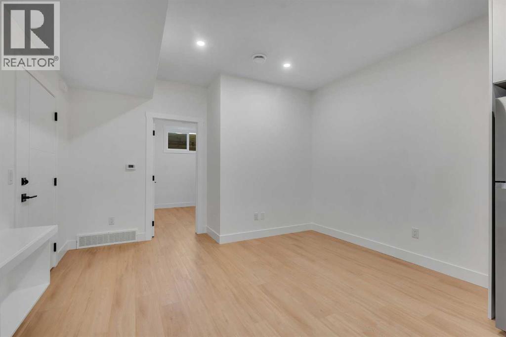 Single Family House for Sale in   Avenue NE Winston Heights/Mountview Calgary 