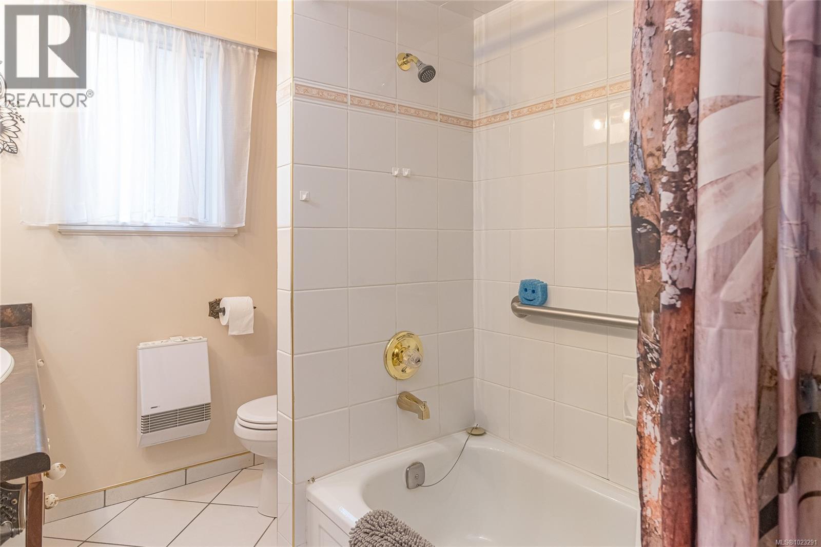 9992 Daniel St, Chemainus