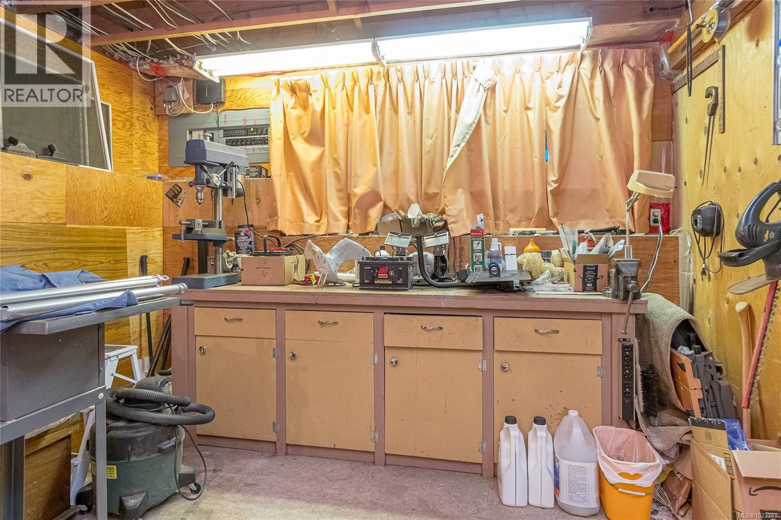 9992 Daniel St, Chemainus