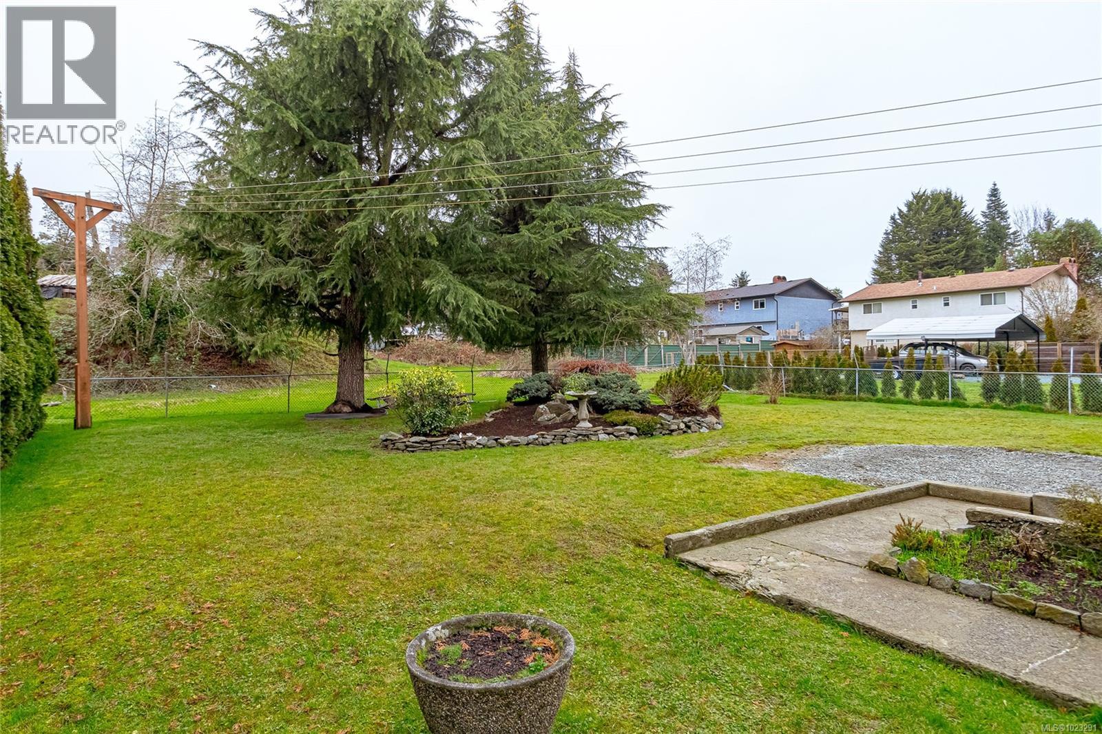 9992 Daniel St, Chemainus