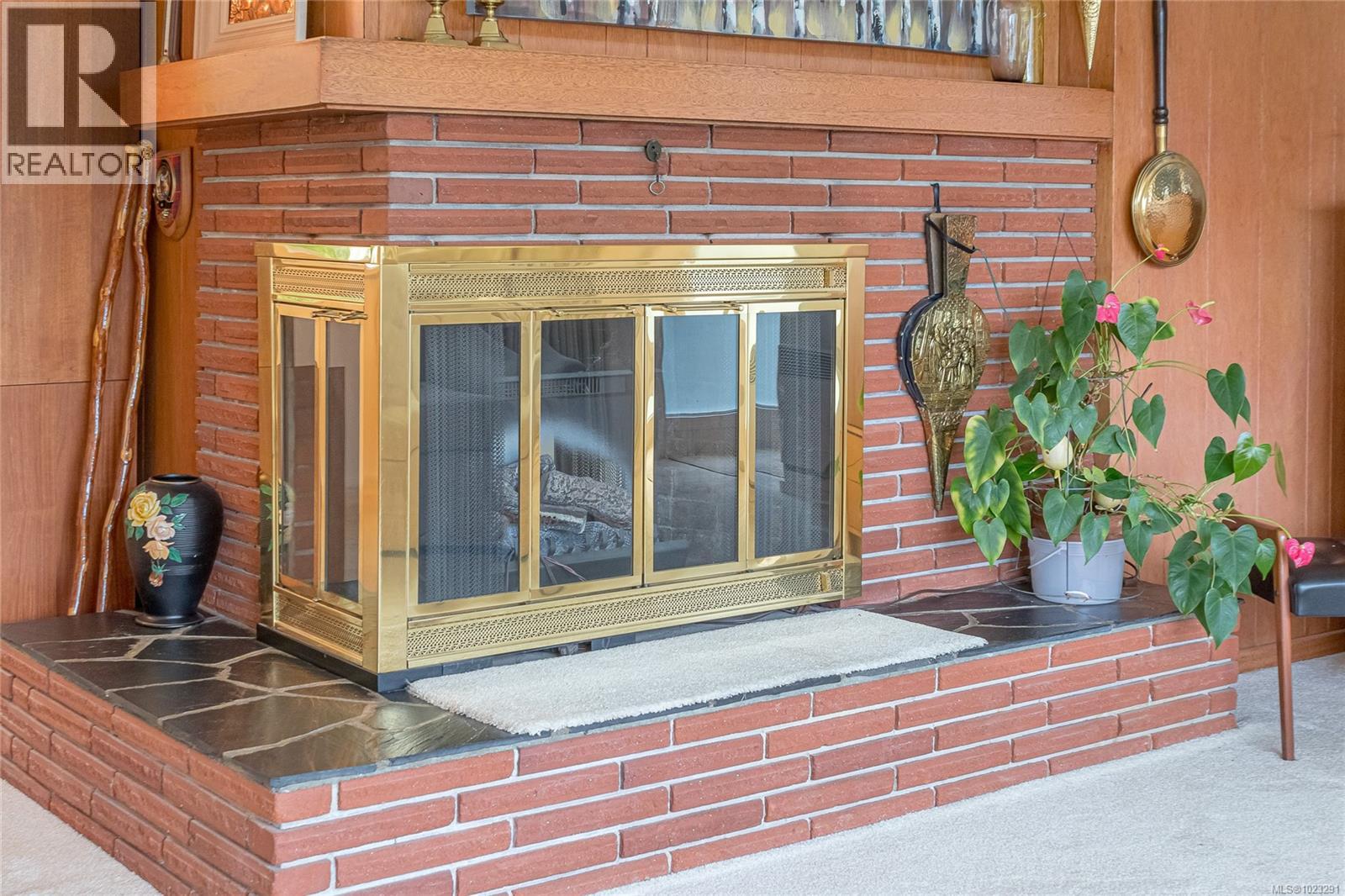 9992 Daniel St, Chemainus