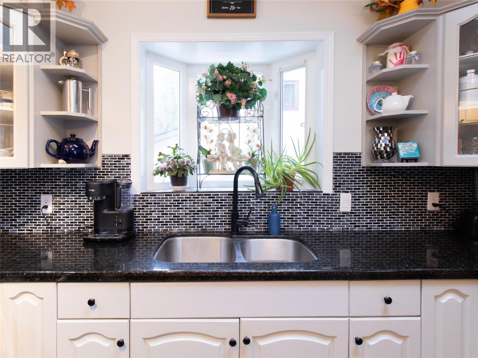 2876 JUNIPER CRESCENT - 4