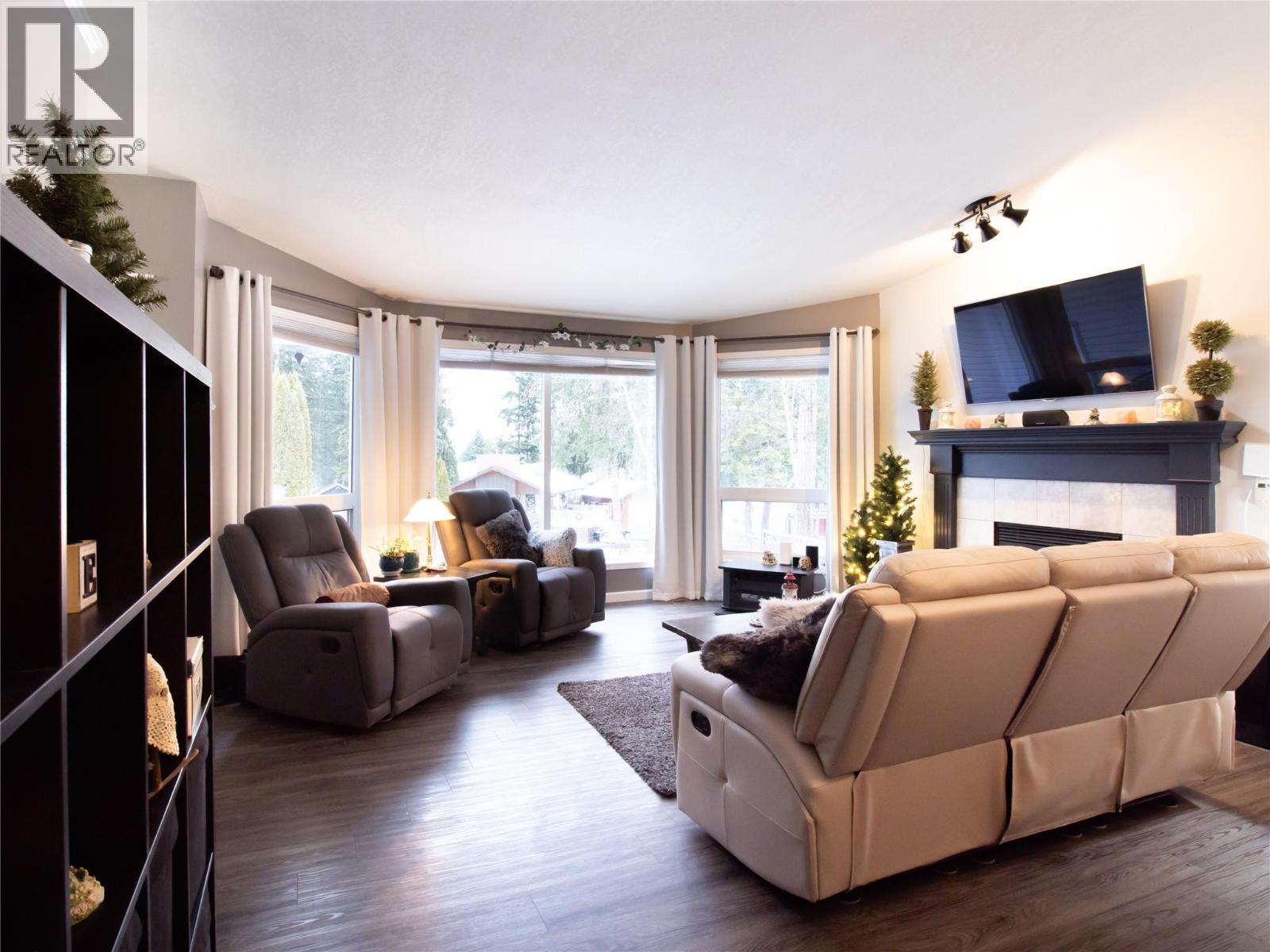 2876 JUNIPER CRESCENT - 12