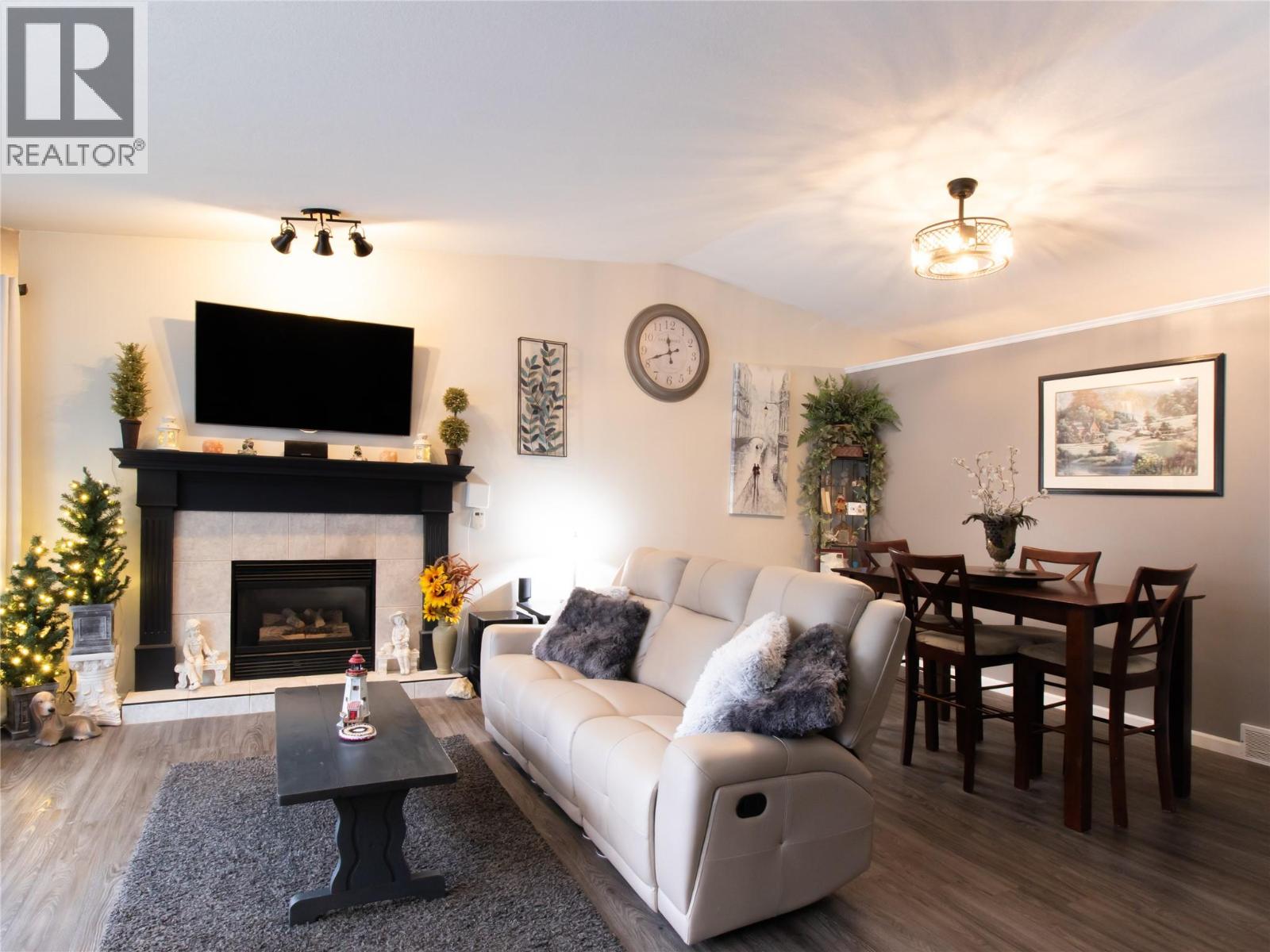 2876 JUNIPER CRESCENT - 10