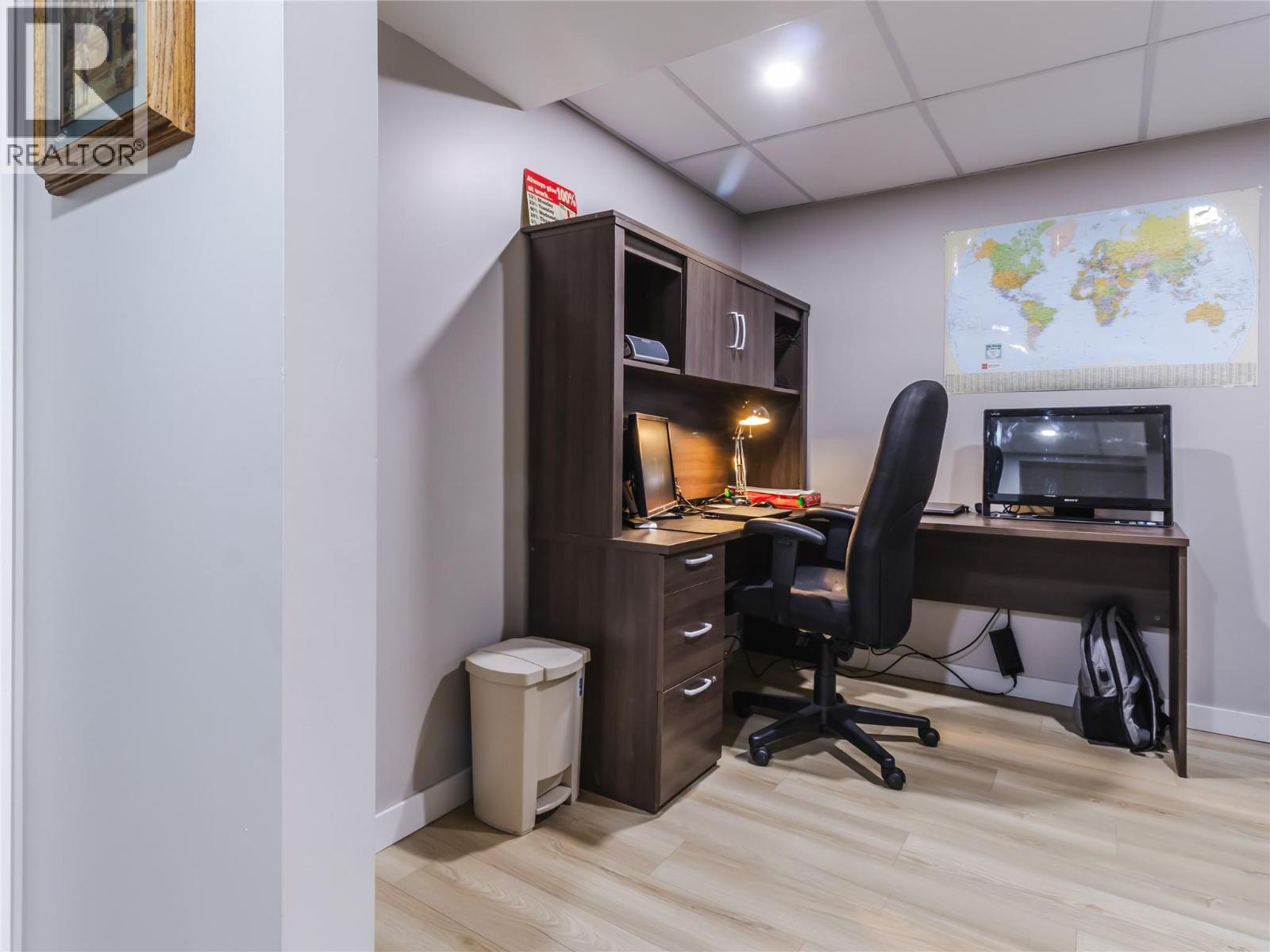 2876 JUNIPER CRESCENT - 28