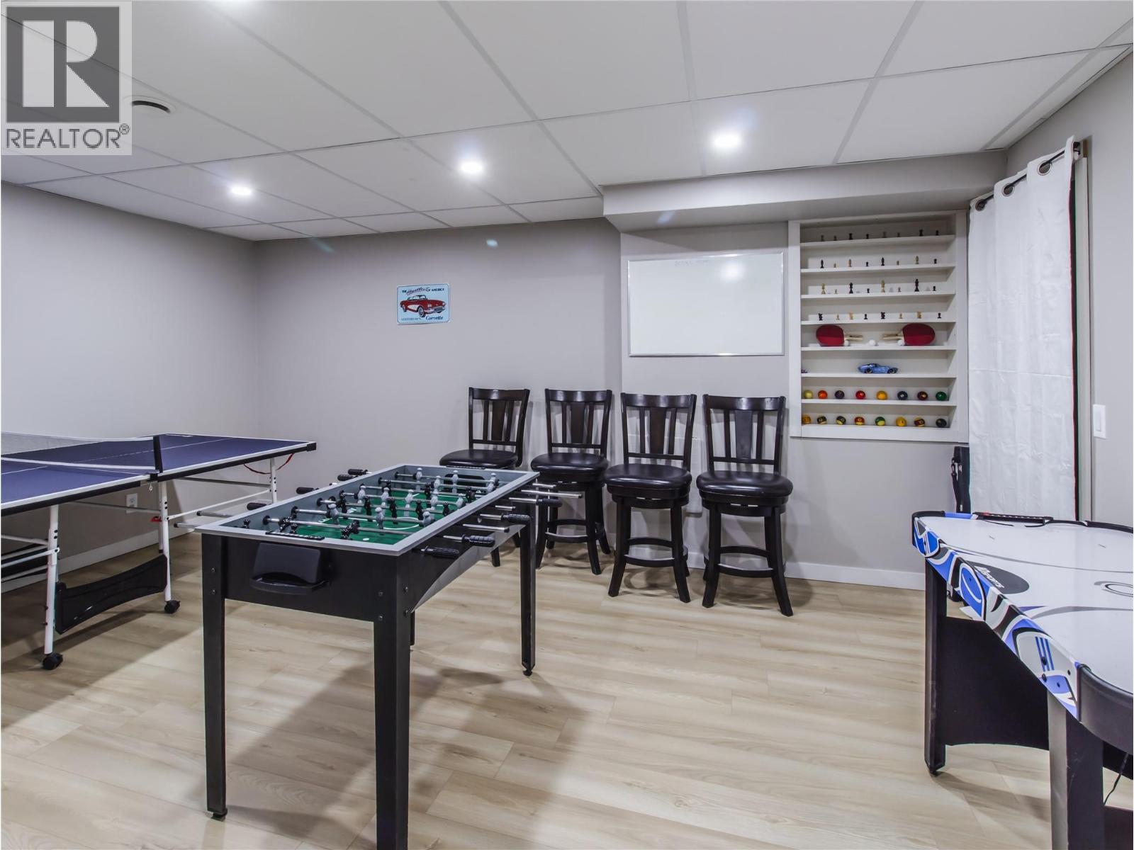 2876 JUNIPER CRESCENT - 34