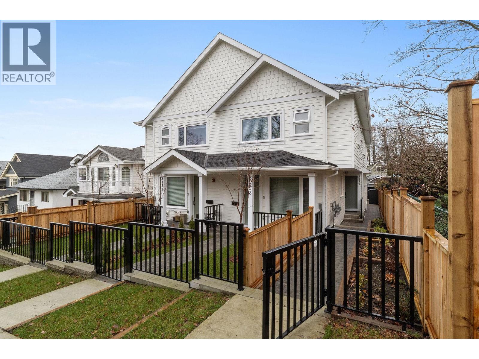 2055 E 4TH AVENUE - Main photo, Vancouver, British Columbia