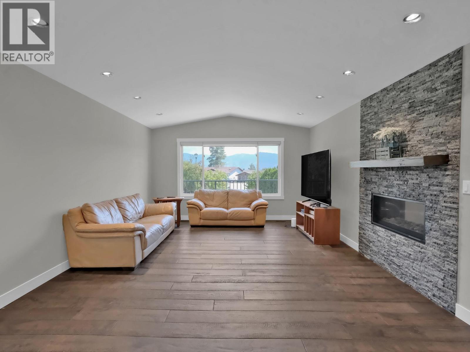  2284 Westville Place, West Kelowna