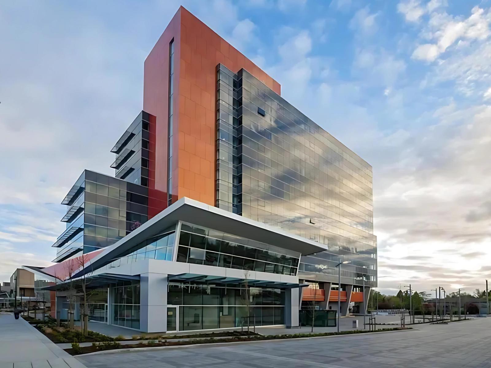 Office in Surrey - Image 10