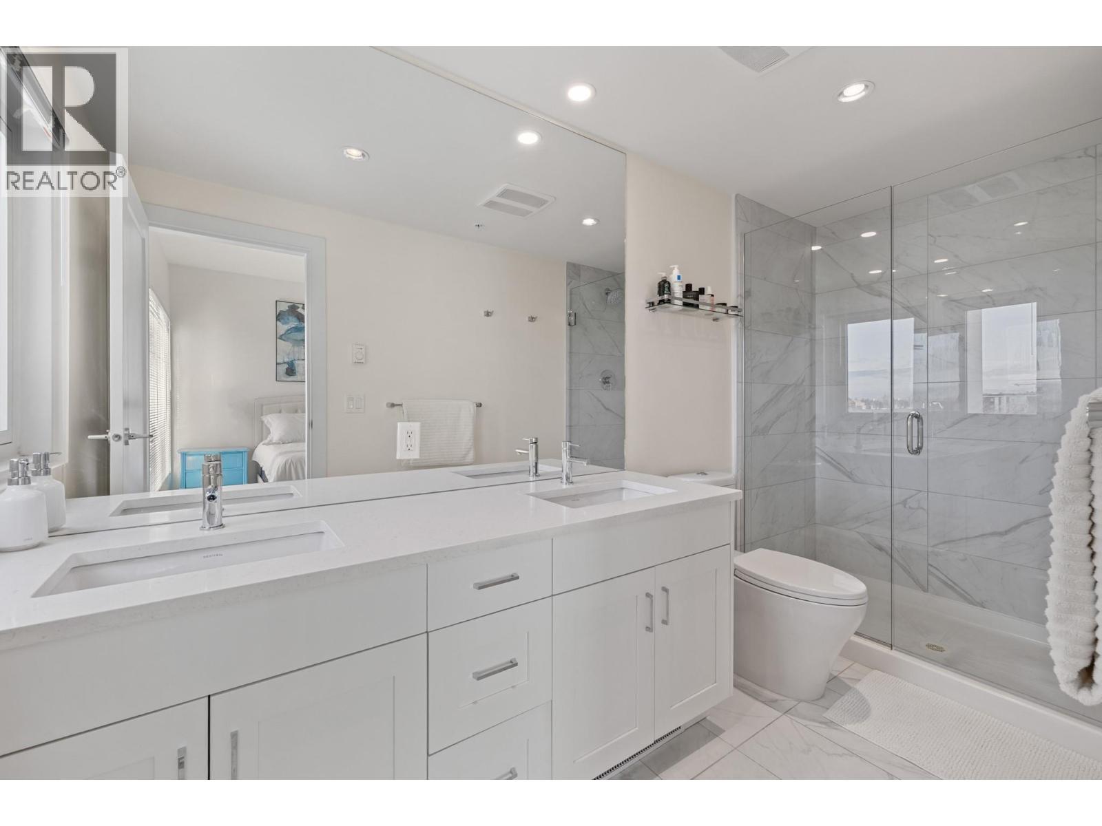 316 3030 Pandosy Street, Kelowna