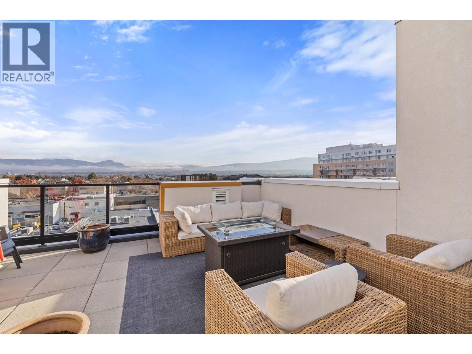 316 3030 Pandosy Street, Kelowna