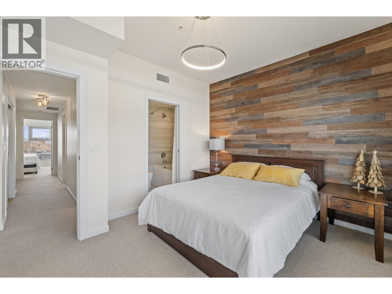 316 3030 Pandosy Street, Kelowna