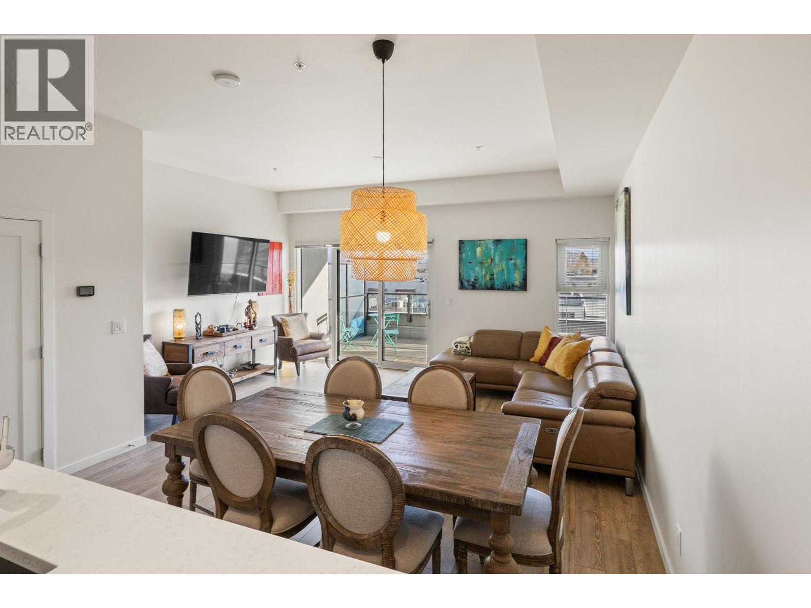 316 3030 Pandosy Street, Kelowna