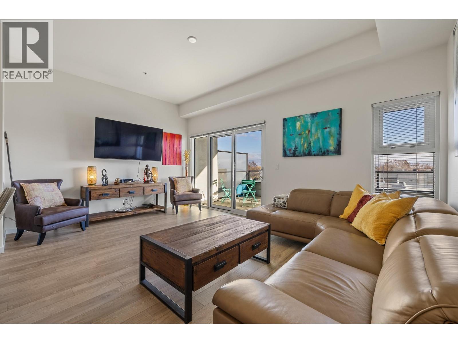 316 3030 Pandosy Street, Kelowna