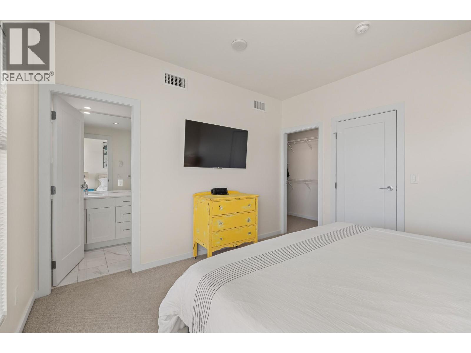 316 3030 Pandosy Street, Kelowna