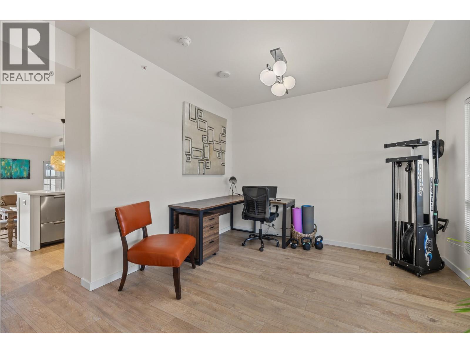 316 3030 Pandosy Street, Kelowna