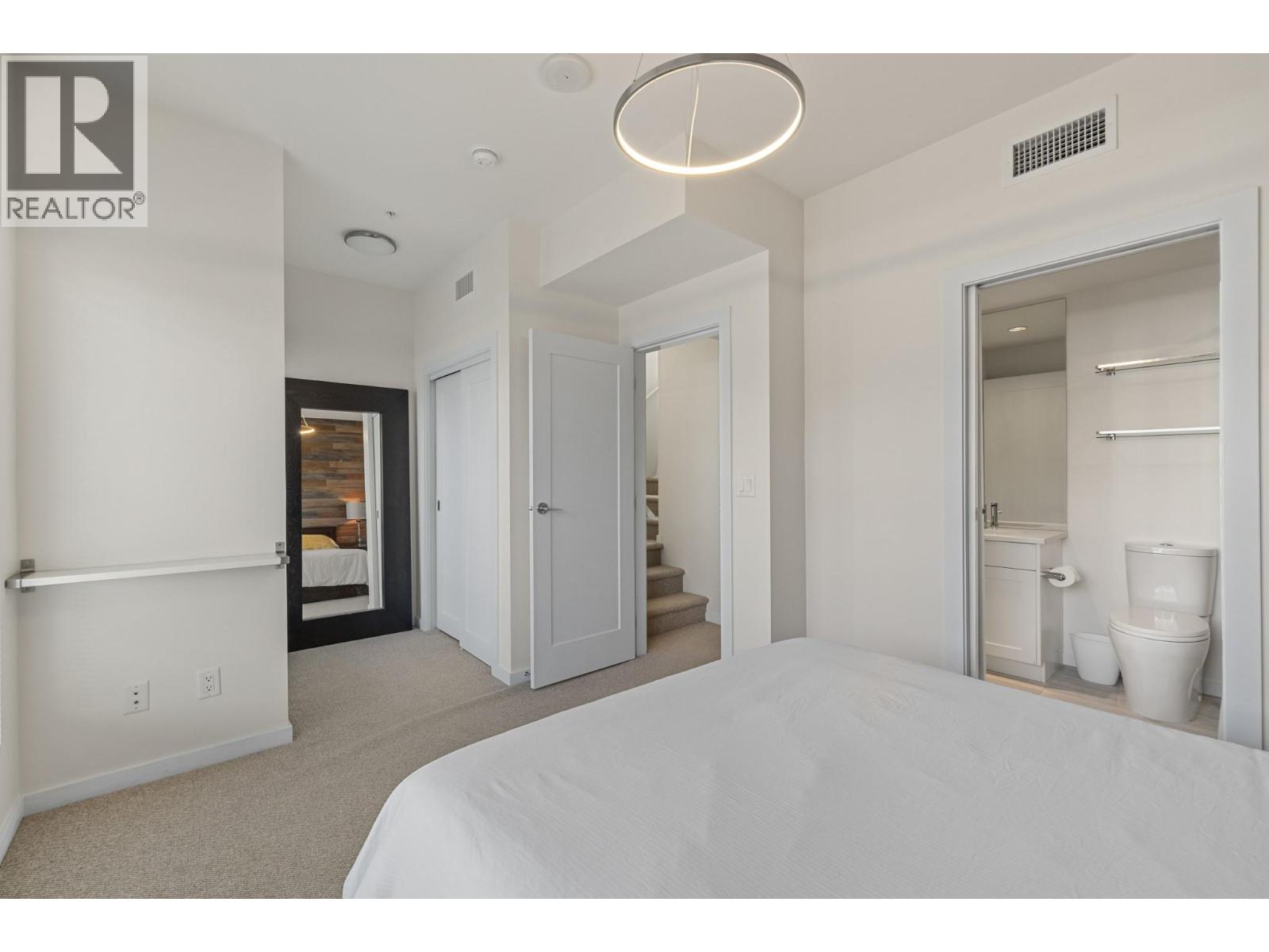 316 3030 Pandosy Street, Kelowna