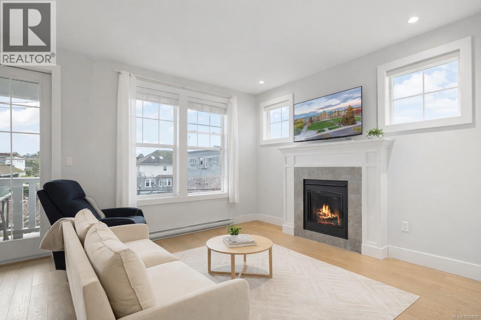 5 1016 Southgate Street, Victoria