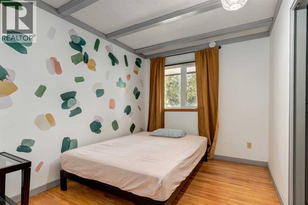 Single Family House Bungalow for Sale in  Hunterwood Road NW Huntington Hills Calgary 