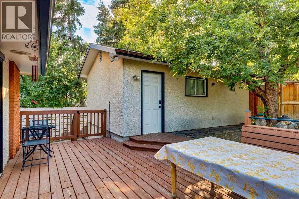 Single Family House Bungalow for Sale in  Hunterwood Road NW Huntington Hills Calgary 