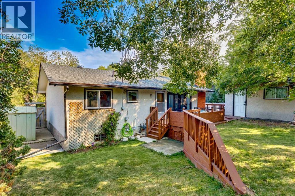 Single Family House Bungalow for Sale in  Hunterwood Road NW Huntington Hills Calgary 