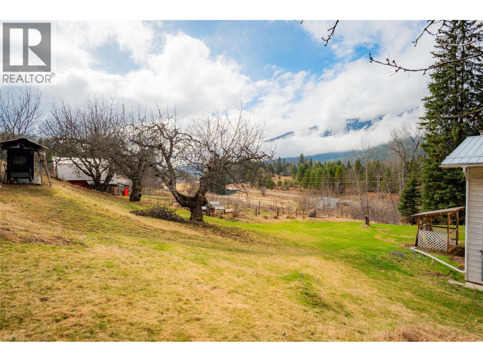 6943 KANIGAN ROAD - 76